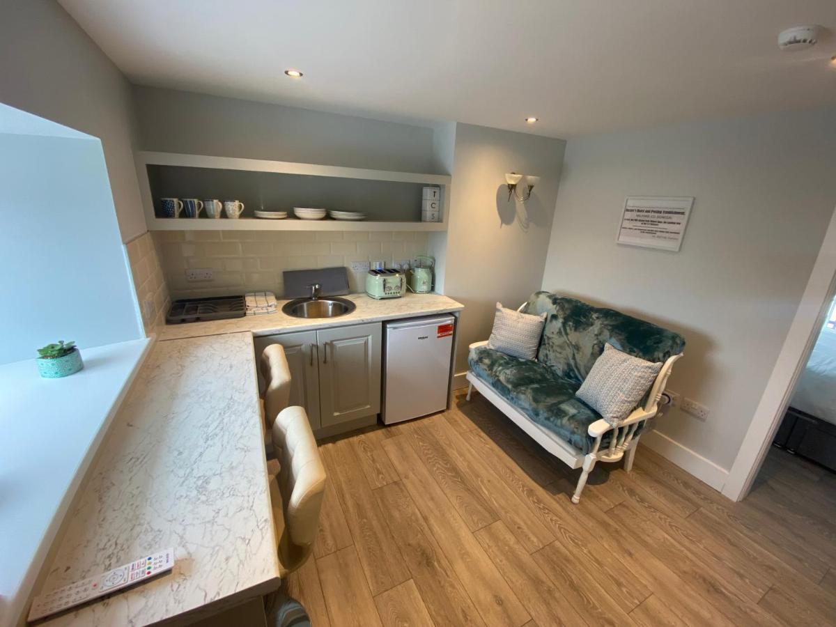 Baxters Apartments Milford Esterno foto